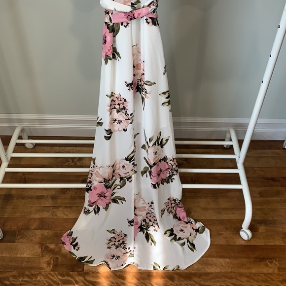 White floral wrap dress, Dynamite - Picture 3 of 4